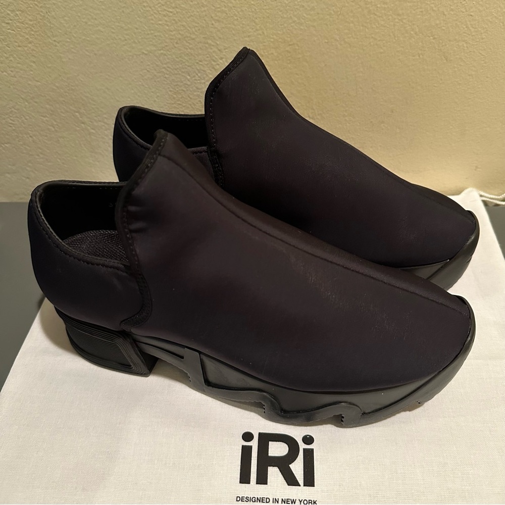 iRi WES Black Slip-On Chunky Sole Sneakers Size 35 EU / 5 US